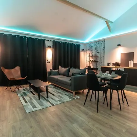 Paradisier Love hotel *